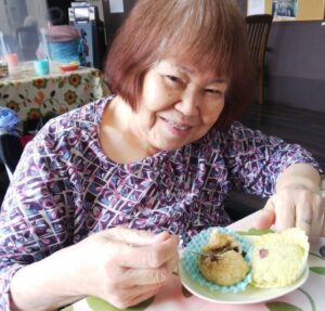 今日のおやつは皆さん大好きな【お・は・ぎ】