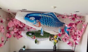 エントランスに鯉のぼりです(〃艸〃)ﾑﾌｯ