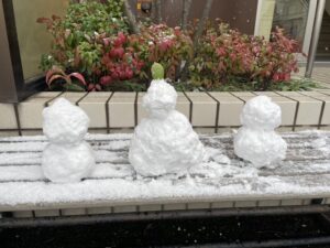 大阪には珍しい雪景色☃️❄️お餅つき♪