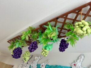 ～９月の壁面「①ぶどう作り」～